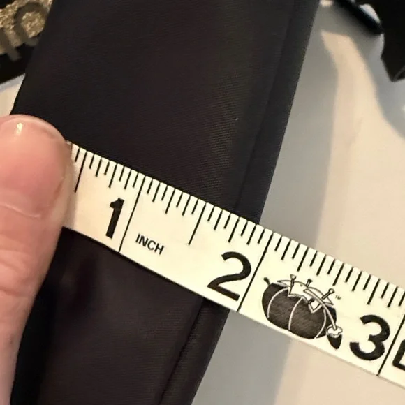 New Without Tags Everywhere Belt Bag 1L Wordmark Black/Gold/White Opal - Picture 10 of 10